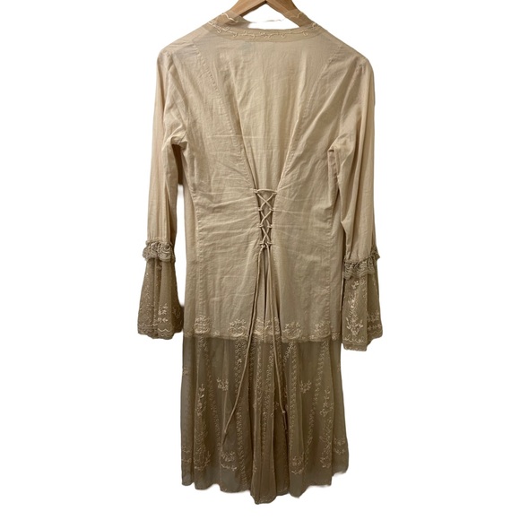 Newport News bohemian lace embroidered high low long sleeve blouse Woman’s 4 - Picture 6 of 8